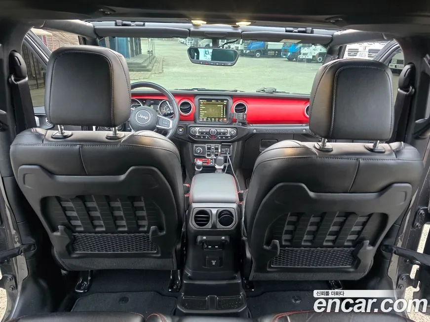 Jeep Wrangler — фото 10