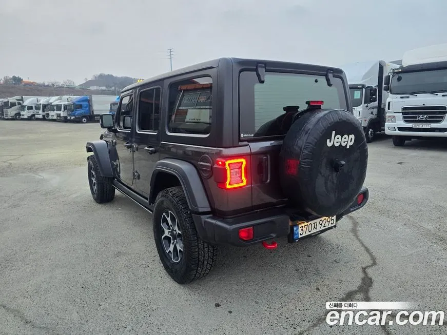 Jeep Wrangler — фото 8