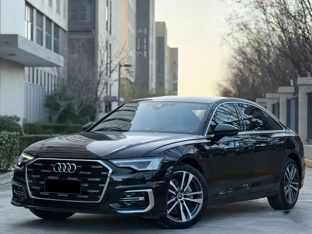 Audi A6L — фото 1