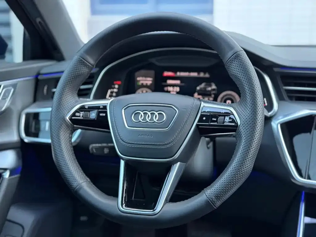Audi A6L — фото 2