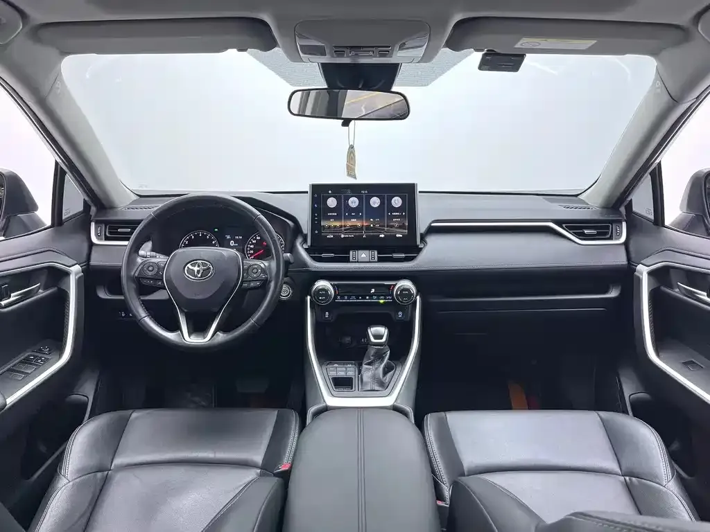 Toyota Wildlander — фото 10