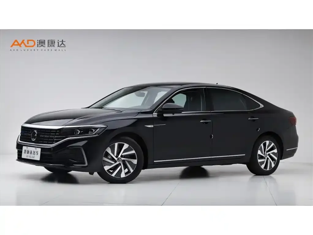 Volkswagen Passat New Energy — фото 1