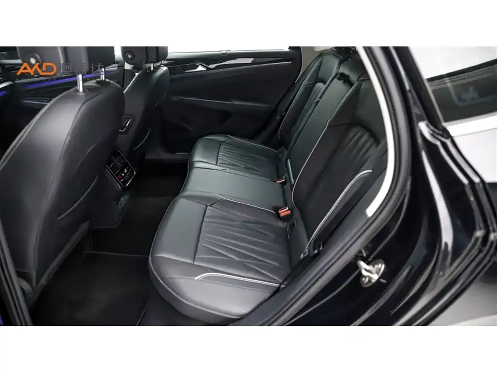 Volkswagen Passat New Energy — фото 4