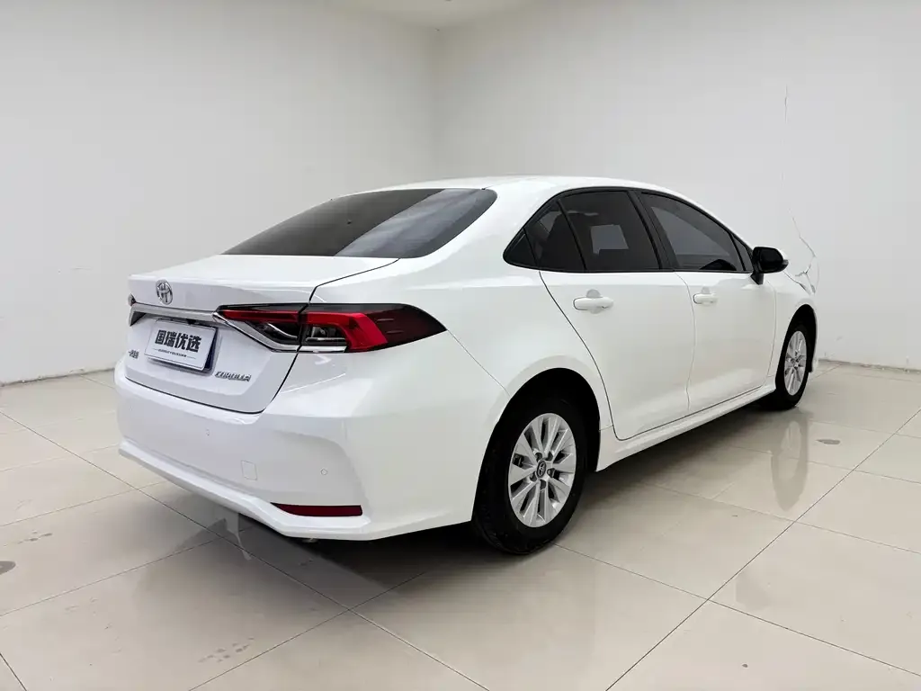 Toyota Corolla — фото 2