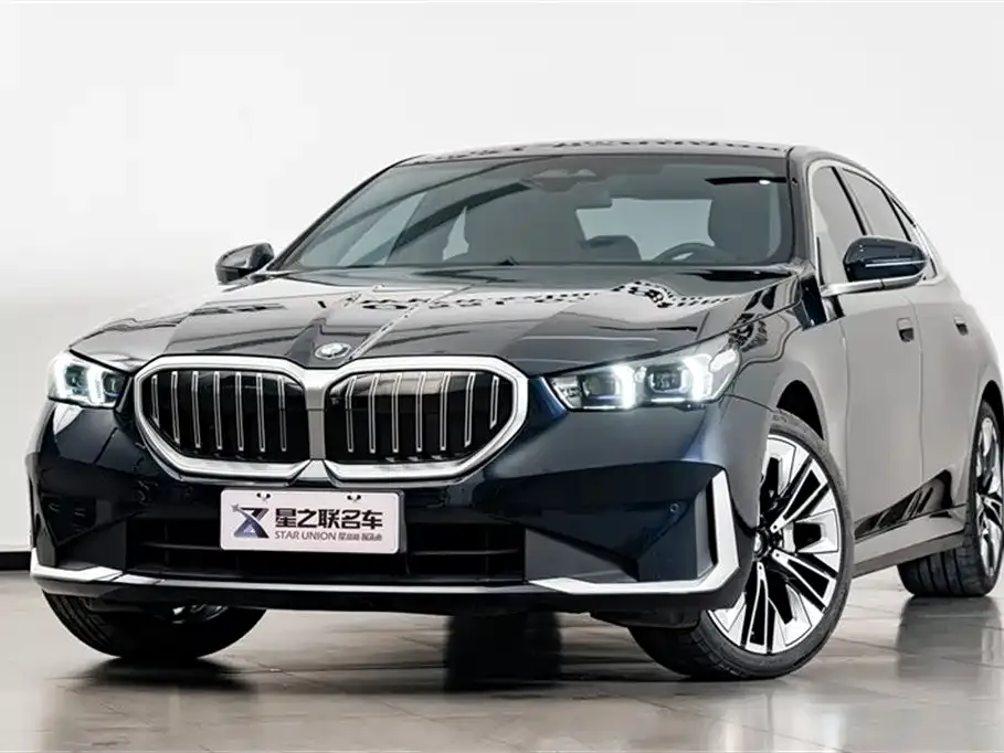 BMW 5 Series — фото 10