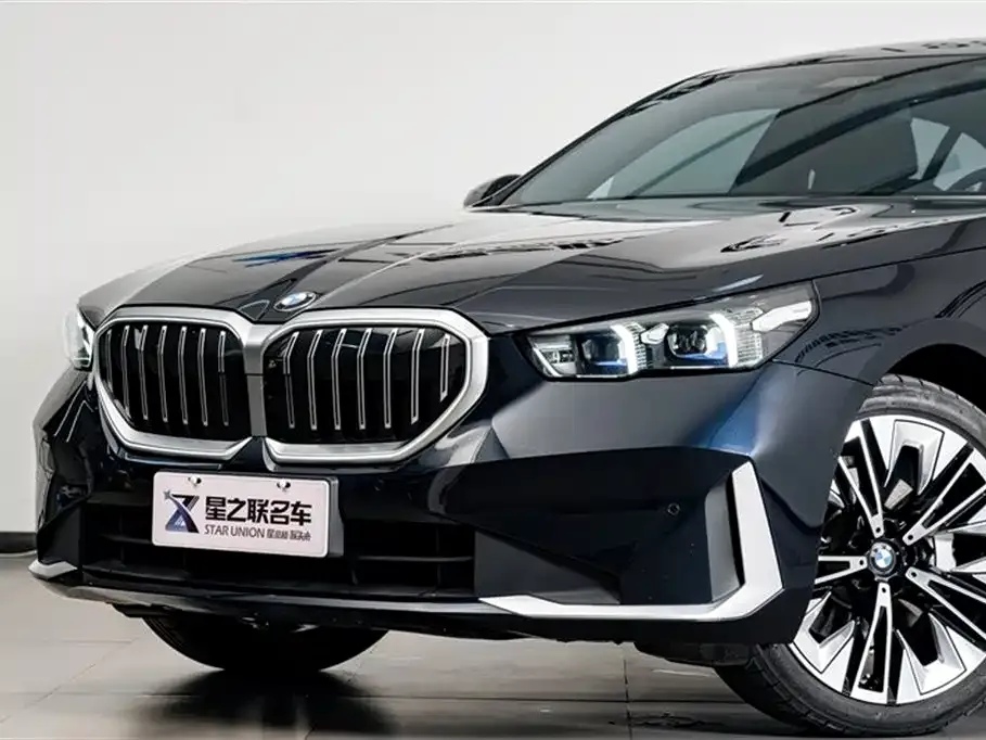 BMW 5 Series — фото 7