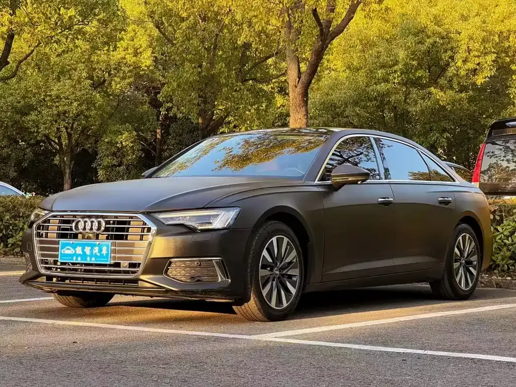 Audi A6L — фото 1