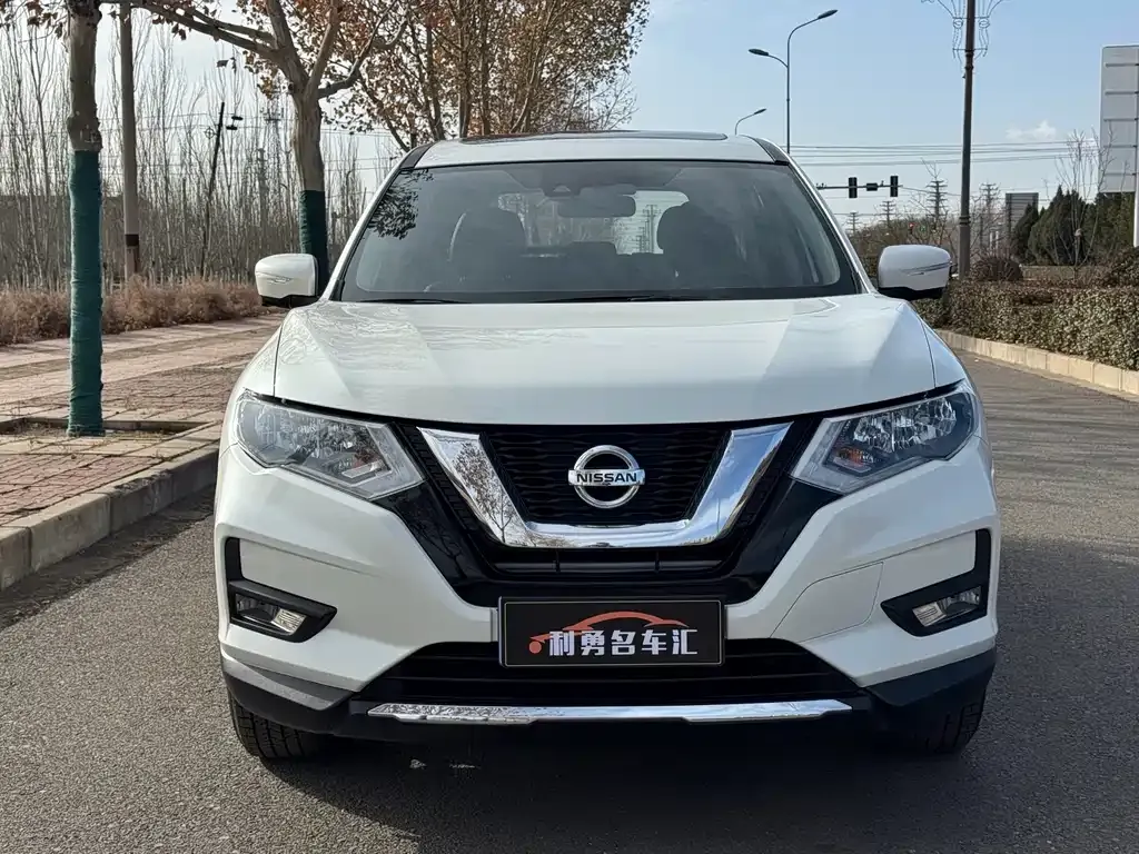 Nissan X-Trail — фото 7