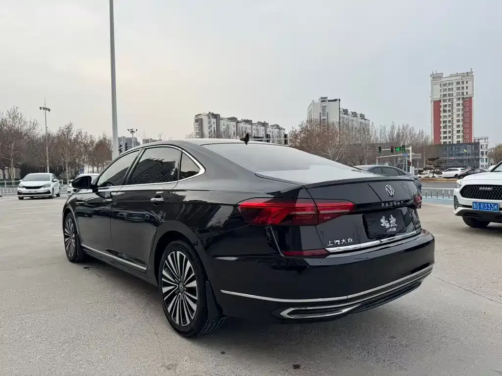 Volkswagen Passat — фото 3