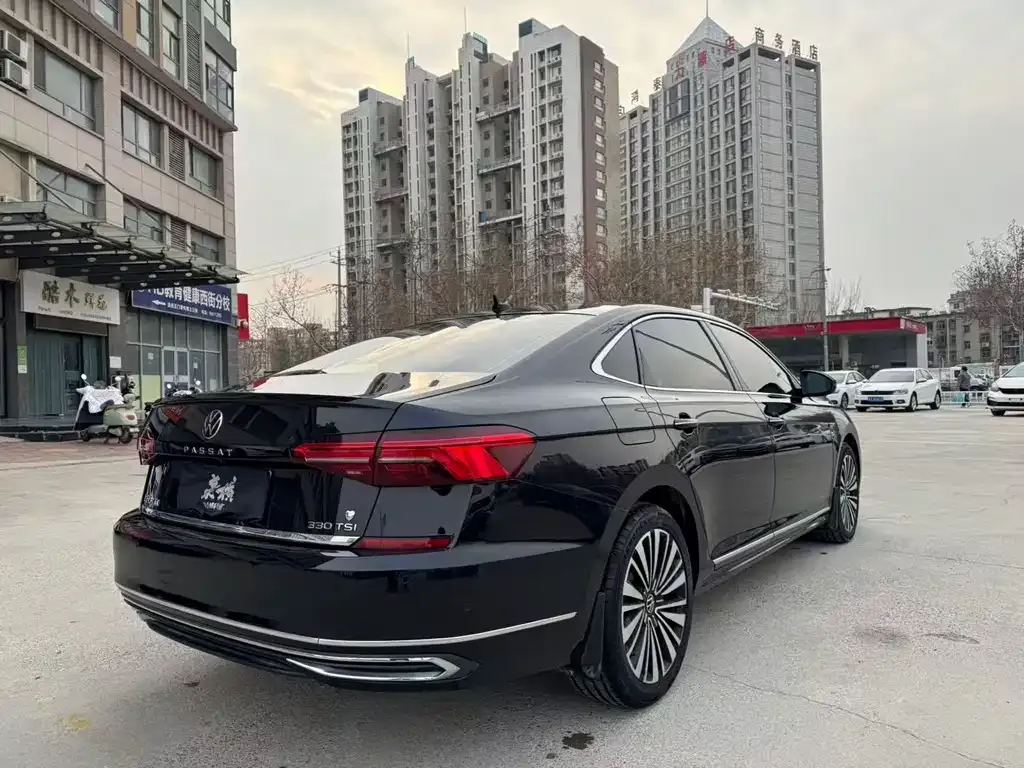 Volkswagen Passat — фото 5