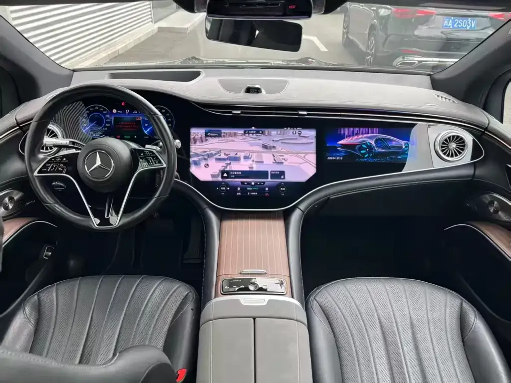 Mercedes-Benz EQS SUV — фото 8