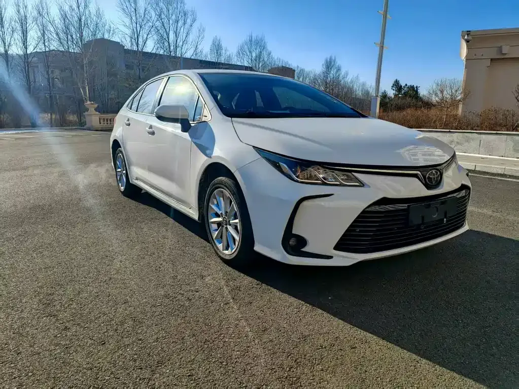 Toyota Corolla — фото 2