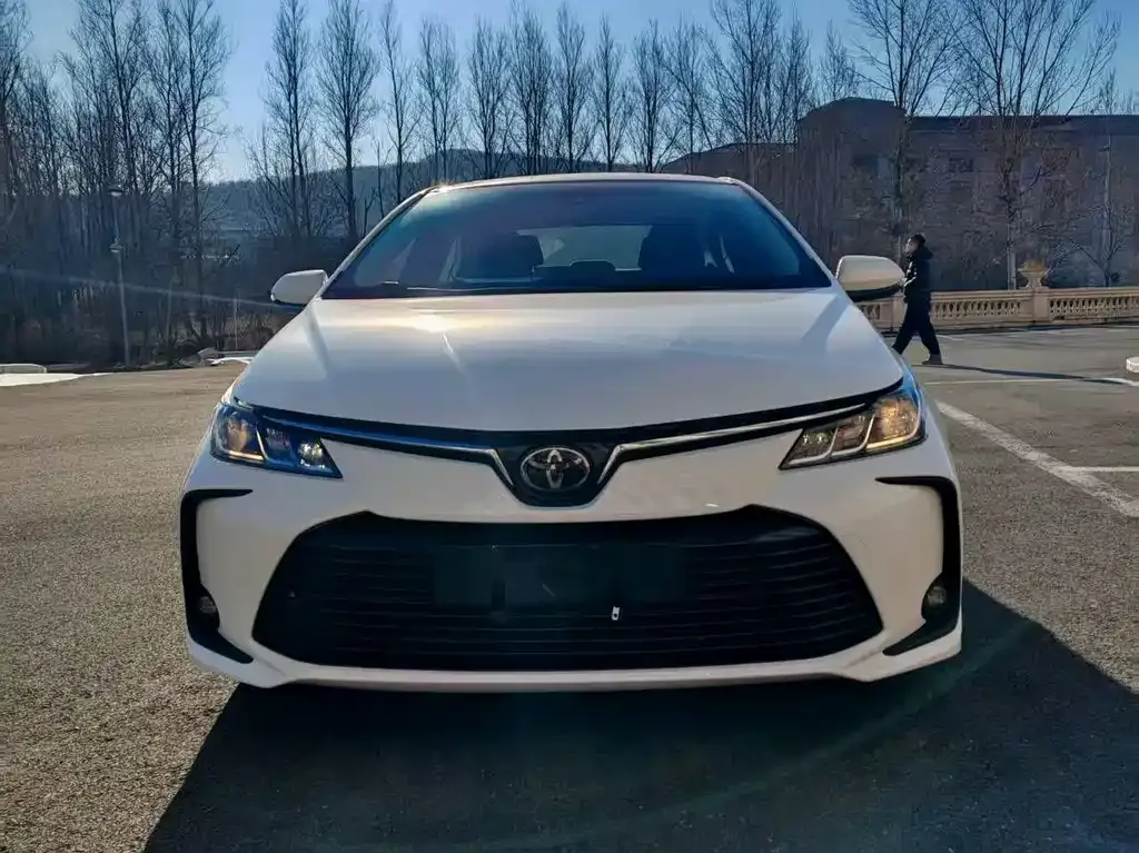 Toyota Corolla — фото 3