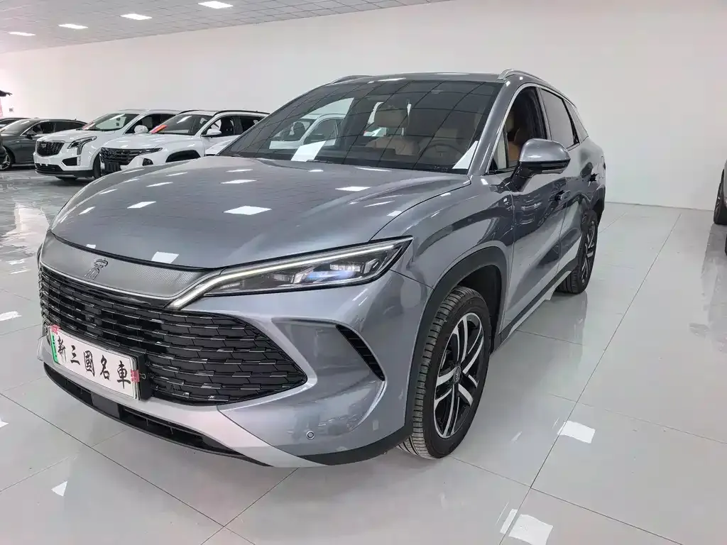 BYD L DM-i — фото 1