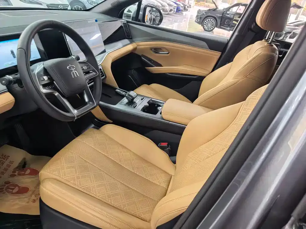 BYD L DM-i — фото 6