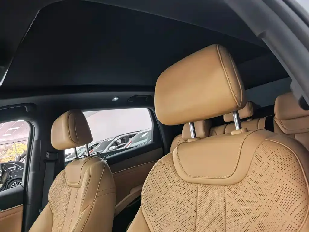 BYD L DM-i — фото 3