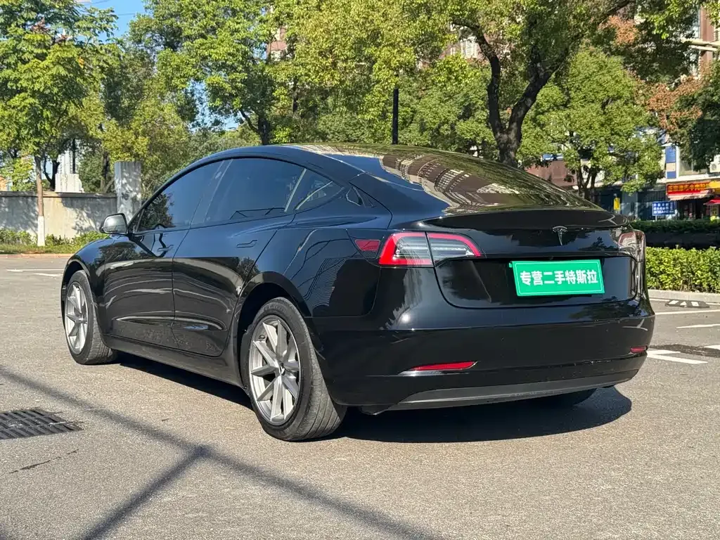 Tesla Model 3 — фото 4
