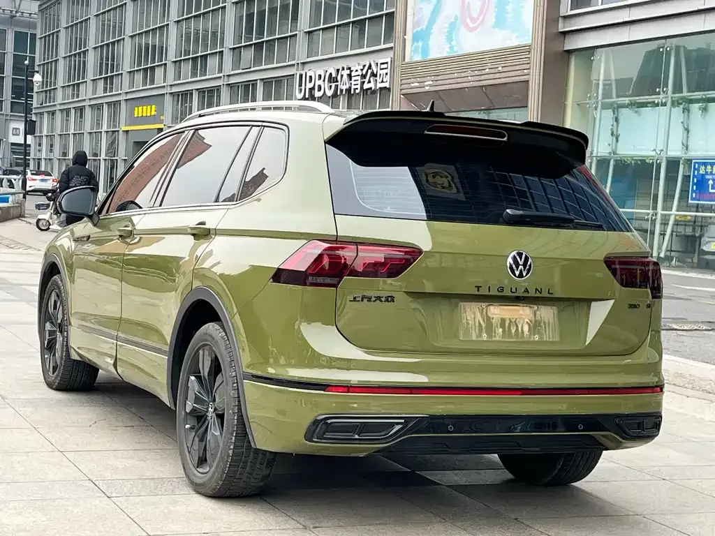 Volkswagen Tiguan L — фото 3