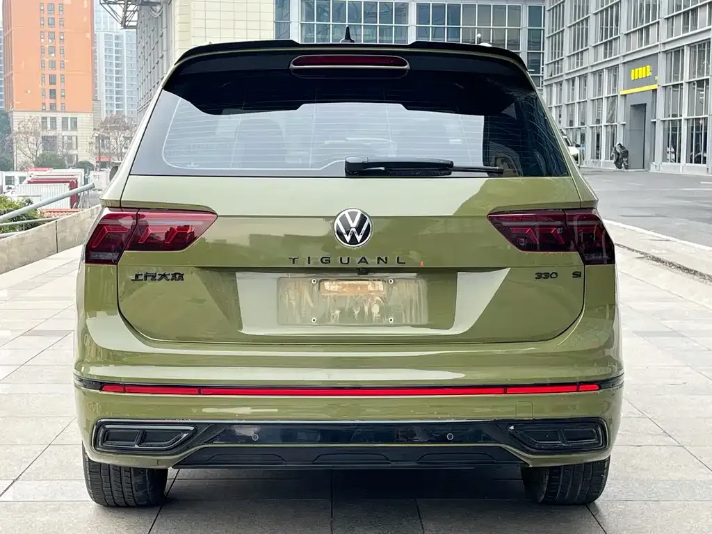 Volkswagen Tiguan L — фото 8