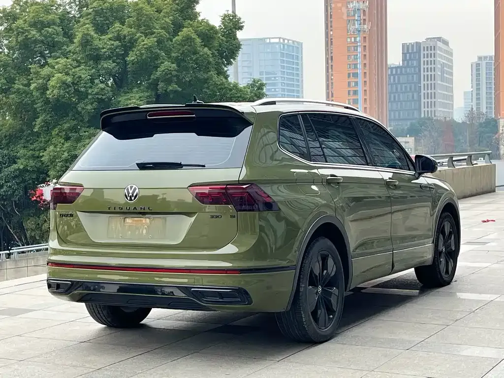 Volkswagen Tiguan L — фото 4