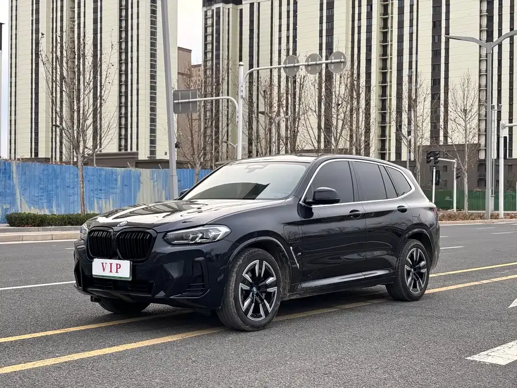BMW iX3 — фото 1