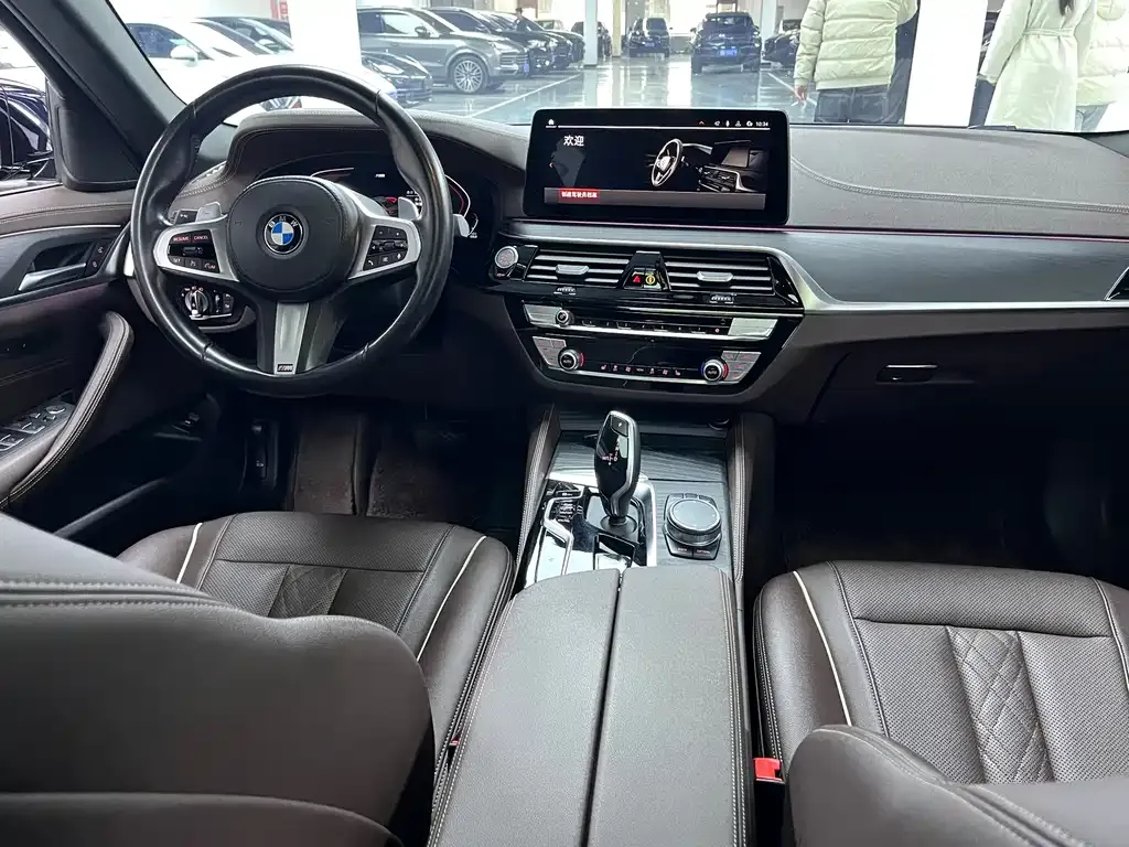 BMW 5 Series — фото 2