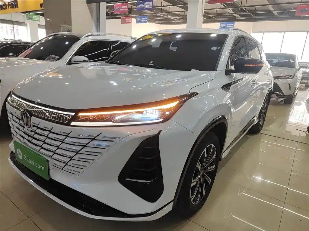 Changan CS75PLUS — фото 1