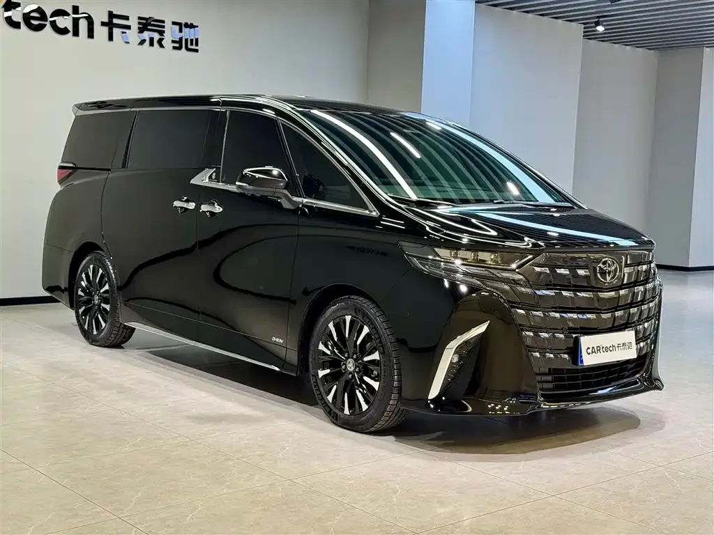 Toyota Alphard — фото 2