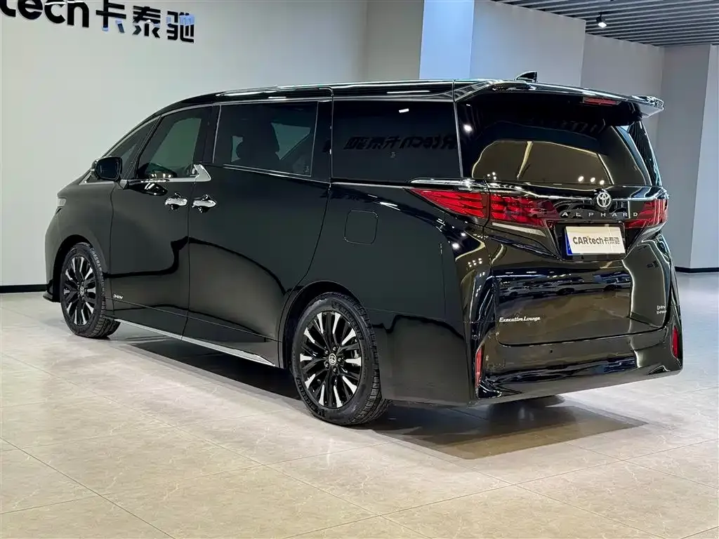Toyota Alphard — фото 3