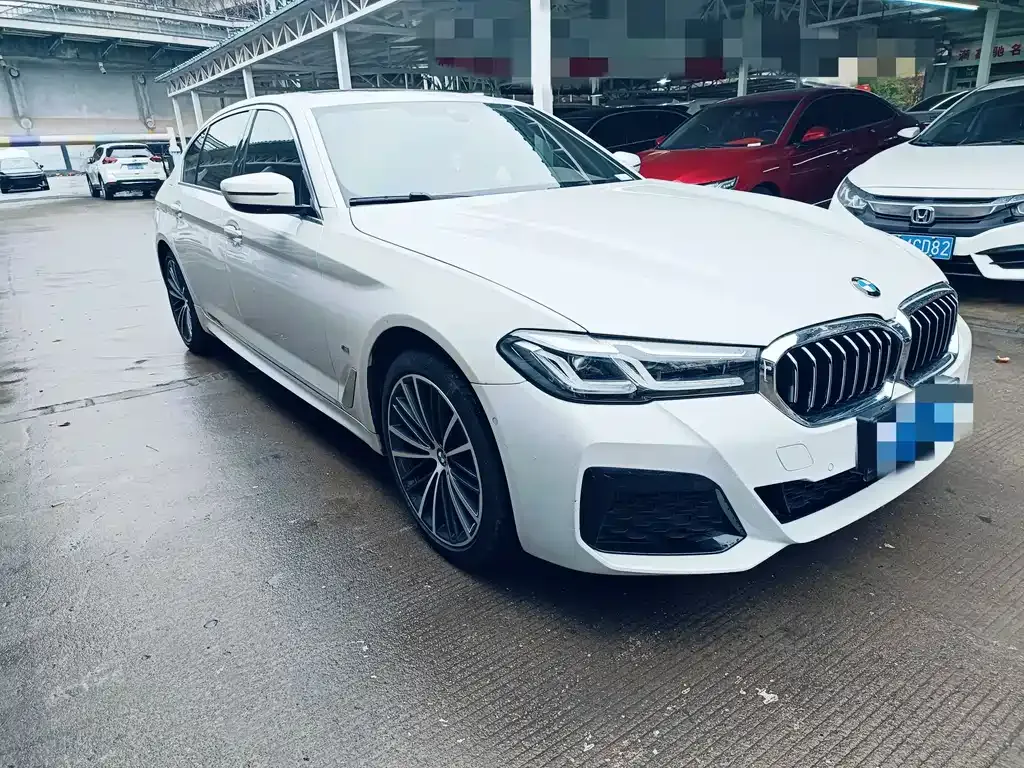 BMW 5 Series — фото 9