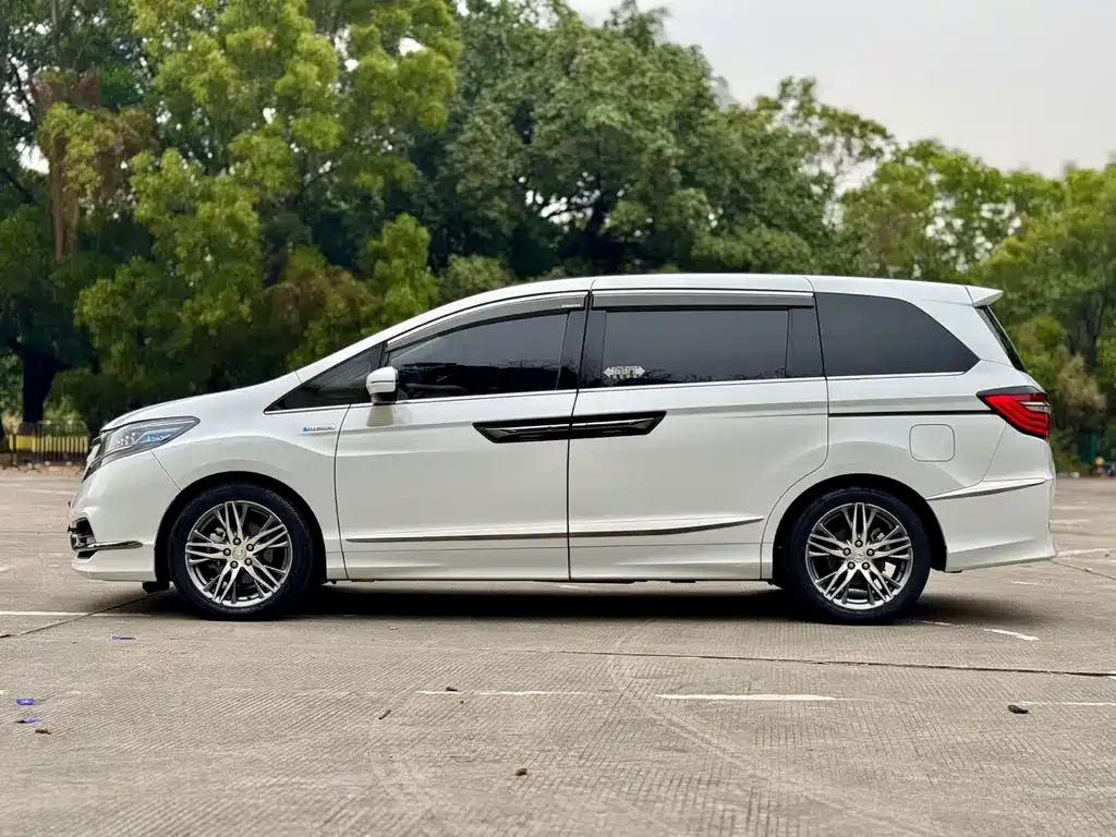 Honda Elysion — фото 2
