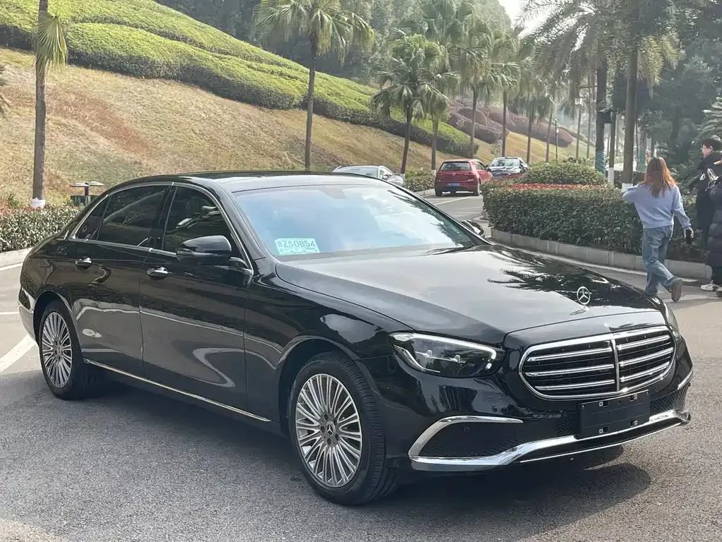 Mercedes-Benz E-Class — фото 10