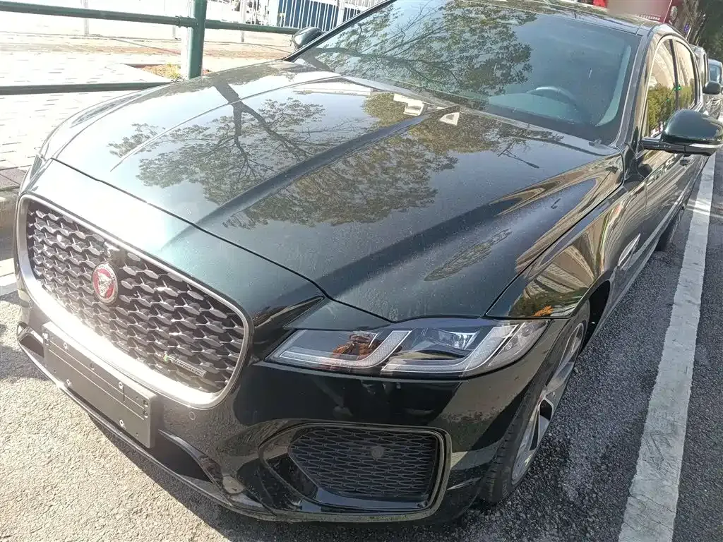 Jaguar XFL — фото 1