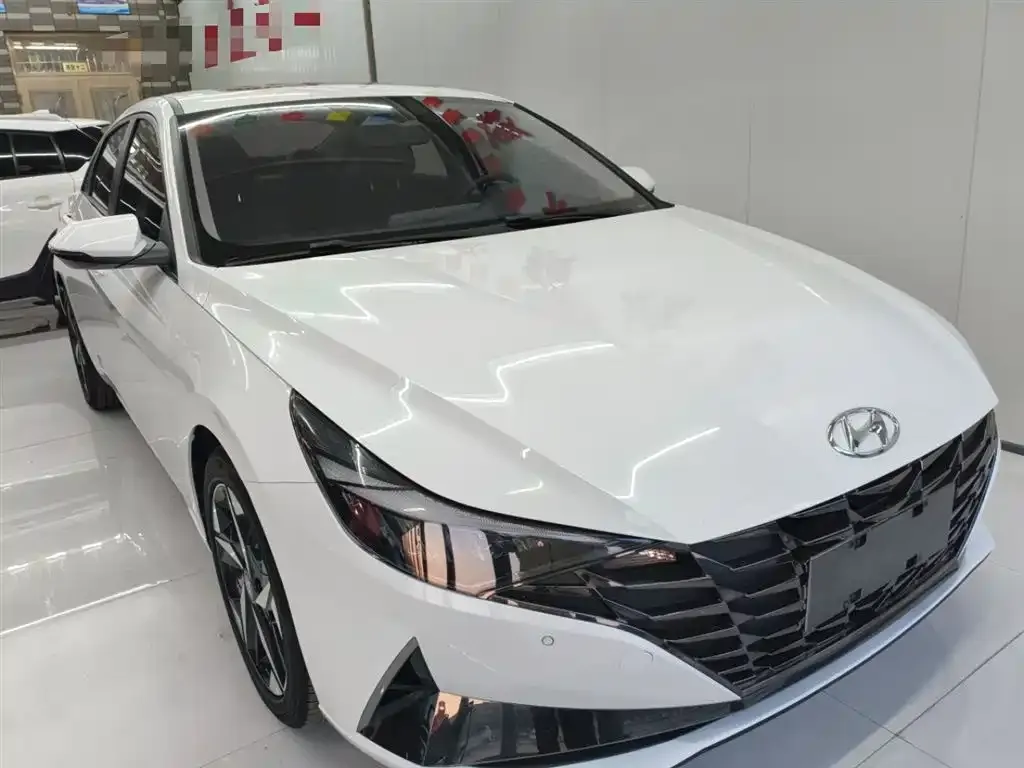 Hyundai Elantra — фото 4