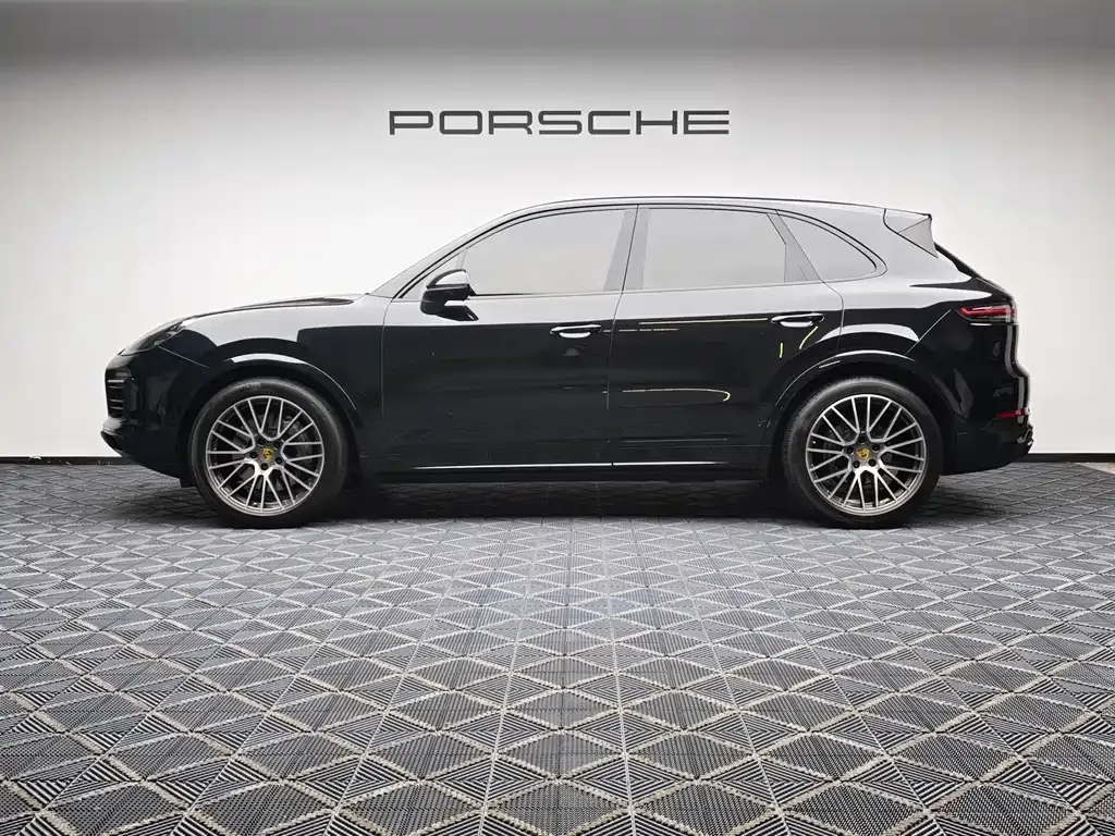 Porsche Cayenne — фото 9