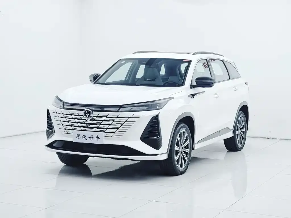 Changan CS75PLUS — фото 1