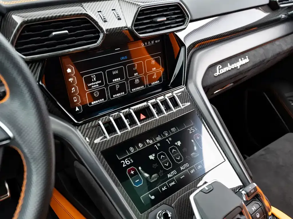 Lamborghini Urus — фото 10