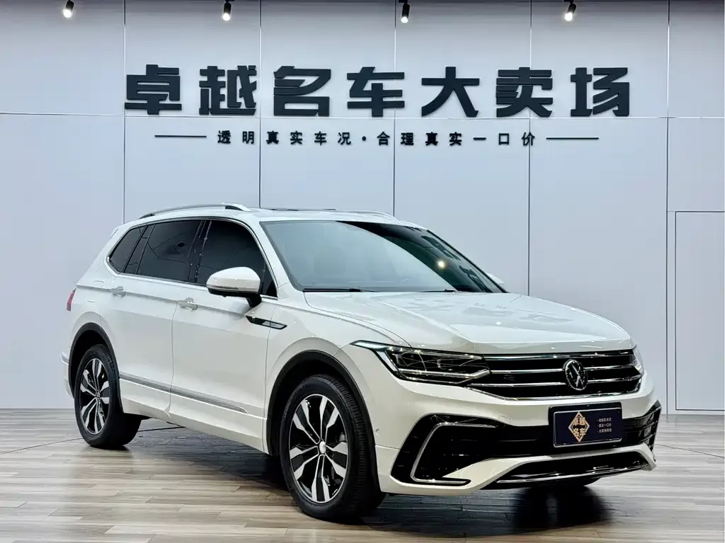 Volkswagen Tiguan L — фото 7