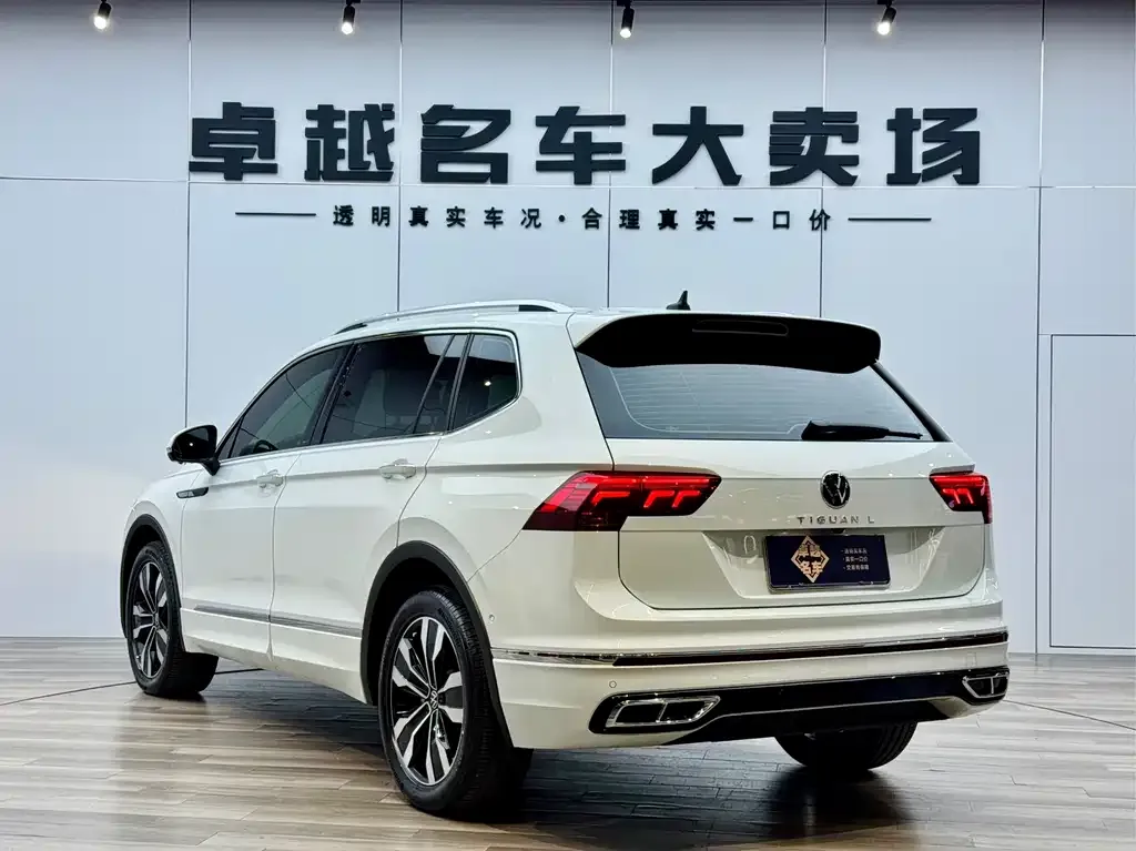Volkswagen Tiguan L — фото 9