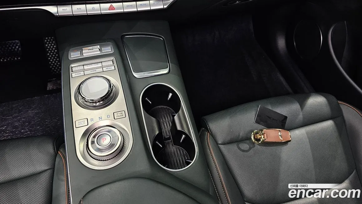Genesis GV70 — фото 10