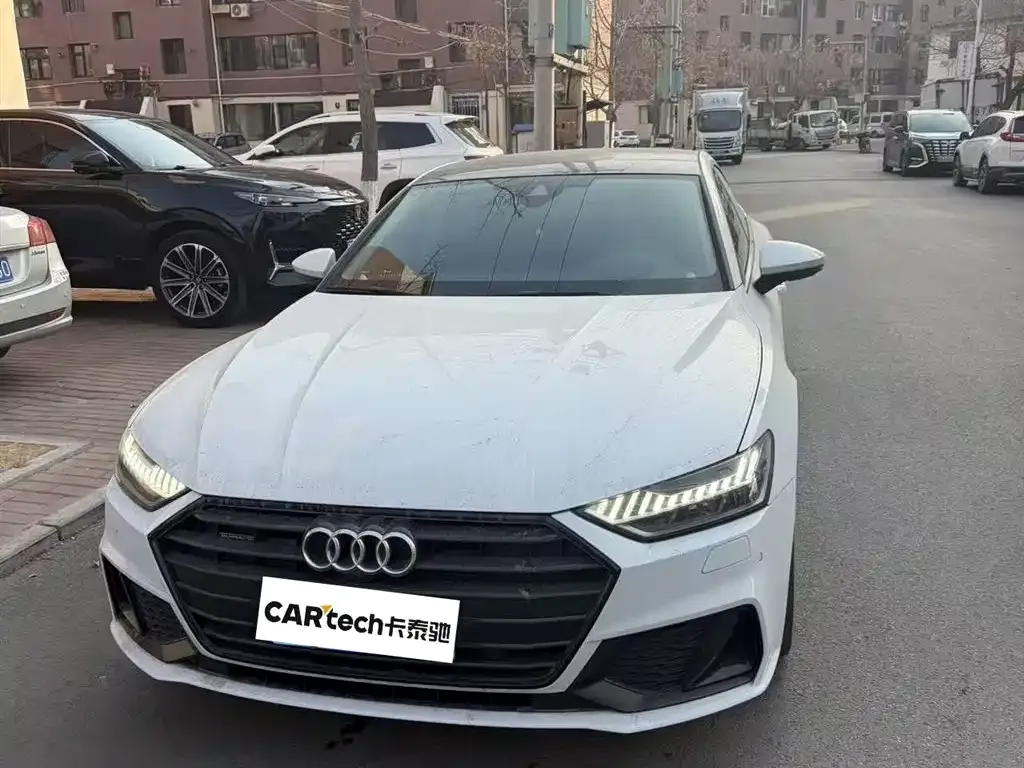 Audi A7 — фото 1