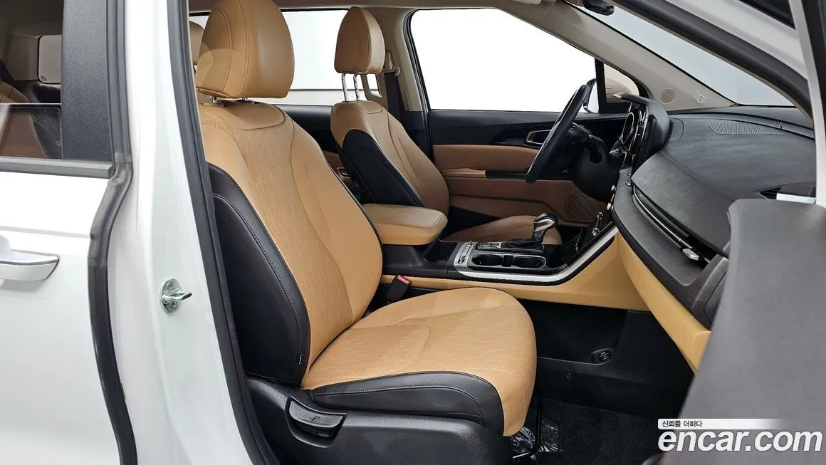 Kia Carnival — фото 10