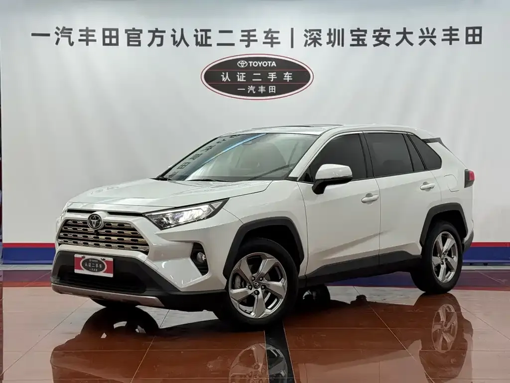 Toyota RAV4 — фото 1