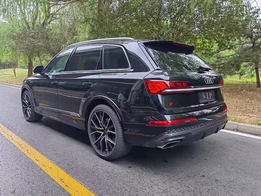 Audi Q7 — фото 7
