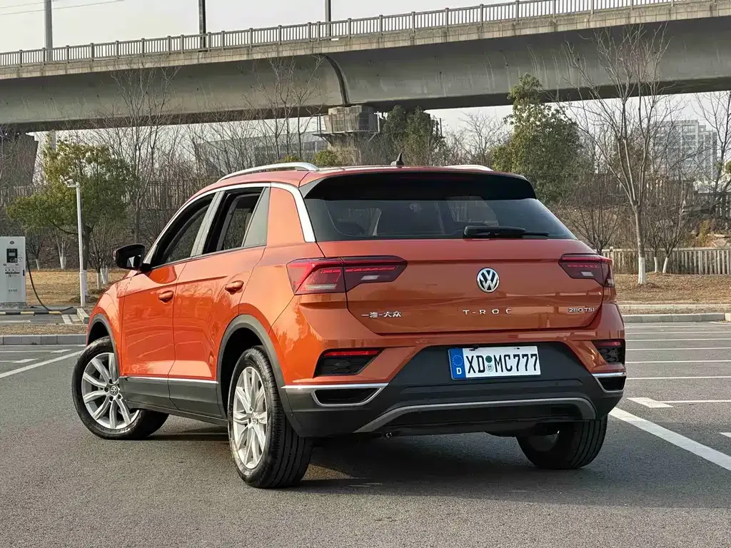 Volkswagen T-Roc — фото 3