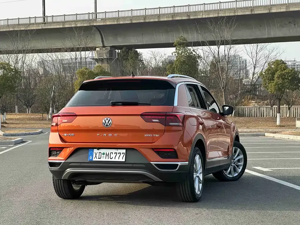 Volkswagen T-Roc — фото 5
