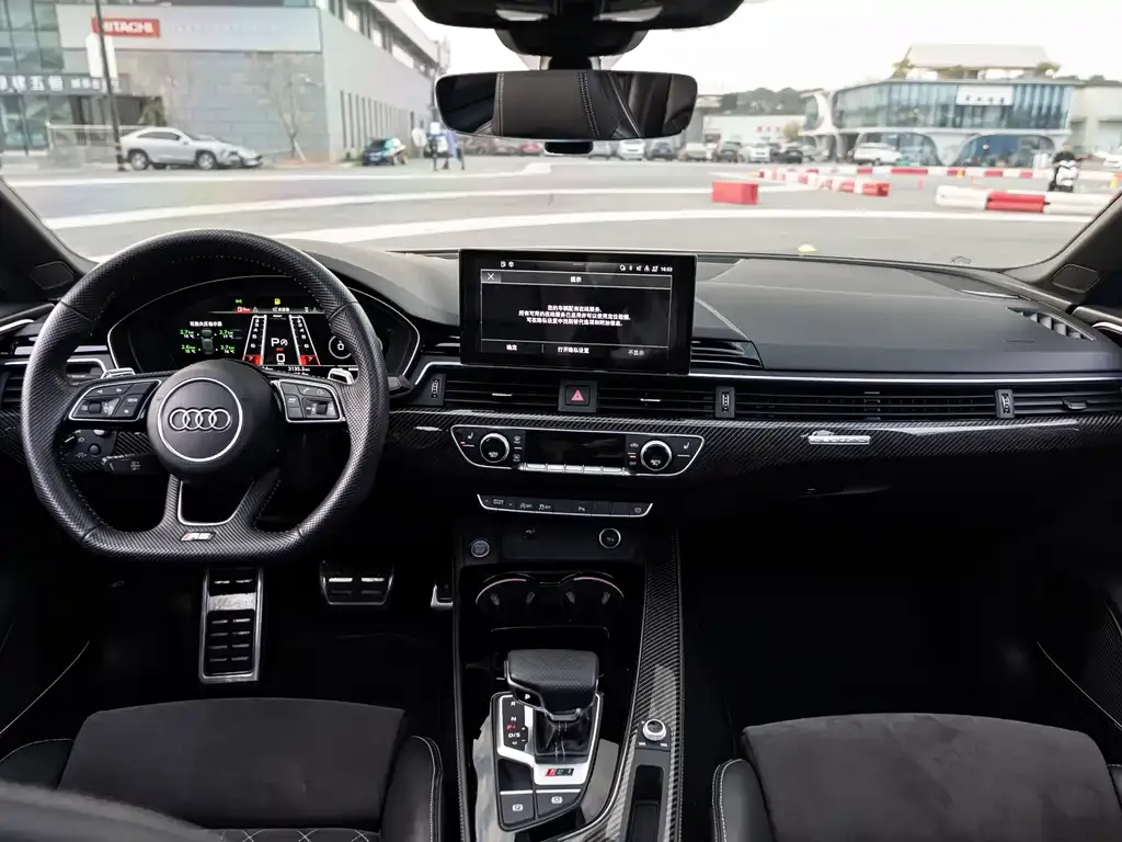 Audi RS 5 — фото 9