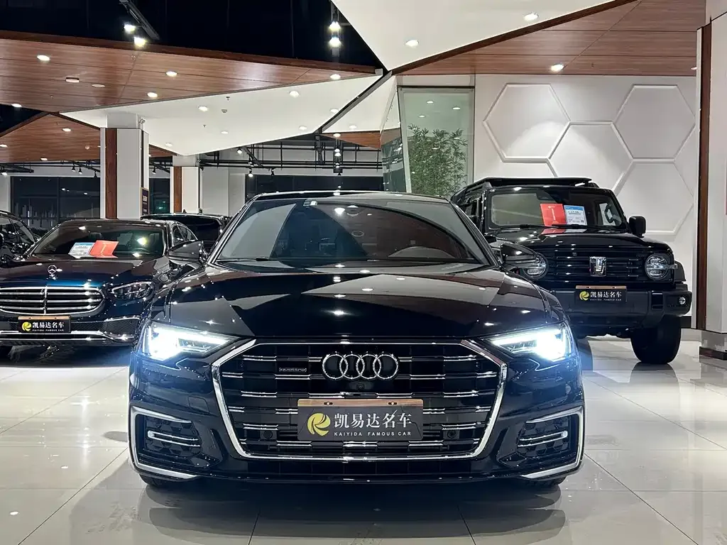 Audi A6L — фото 1