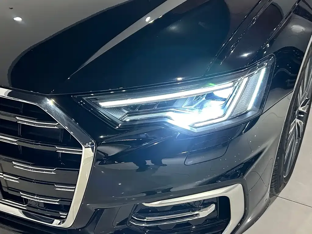 Audi A6L — фото 5