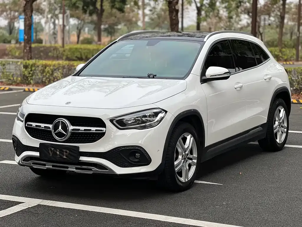 Mercedes-Benz GLA — фото 1